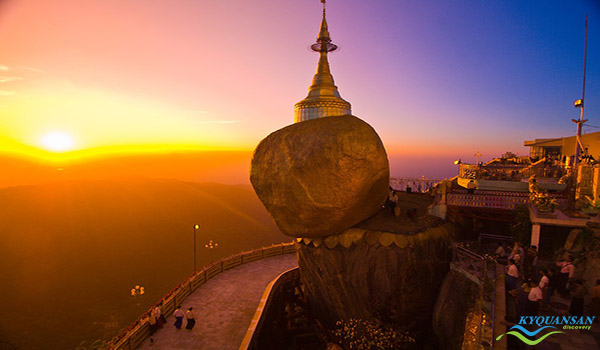 Golden Rock at twilight, Kyaikhtiyo Pagoda, Mon State, Myanmar (Burma)