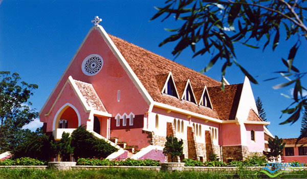 Nhà thờ Domaine